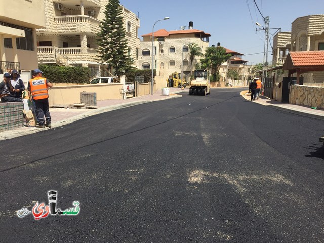 فيديو : تعبيد واتمام عماير ابو سعده بحضور رئيس البلدية المحامي عادل بدير .. والاهالي هذا سفيون دار ابو سعدة 